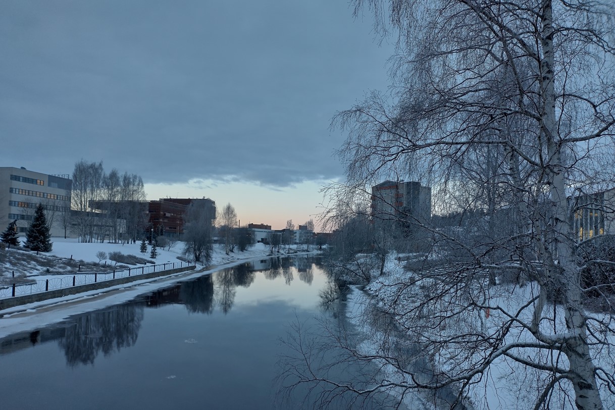 Seinäjoki ja rantojen rakennuksia Framin kohdalla.