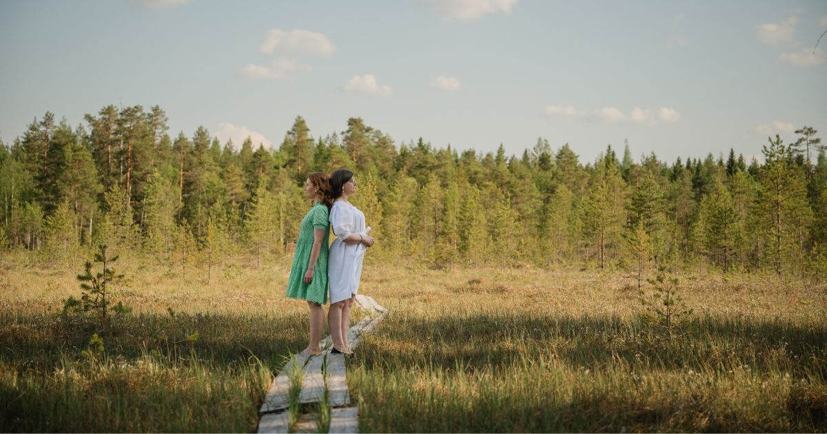 Kouluttajat Maria Matilainen ja Salla Hewitt.